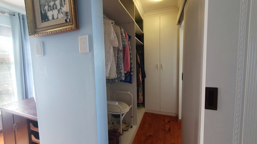 4 Bedroom Property for Sale in Dana Bay Western Cape